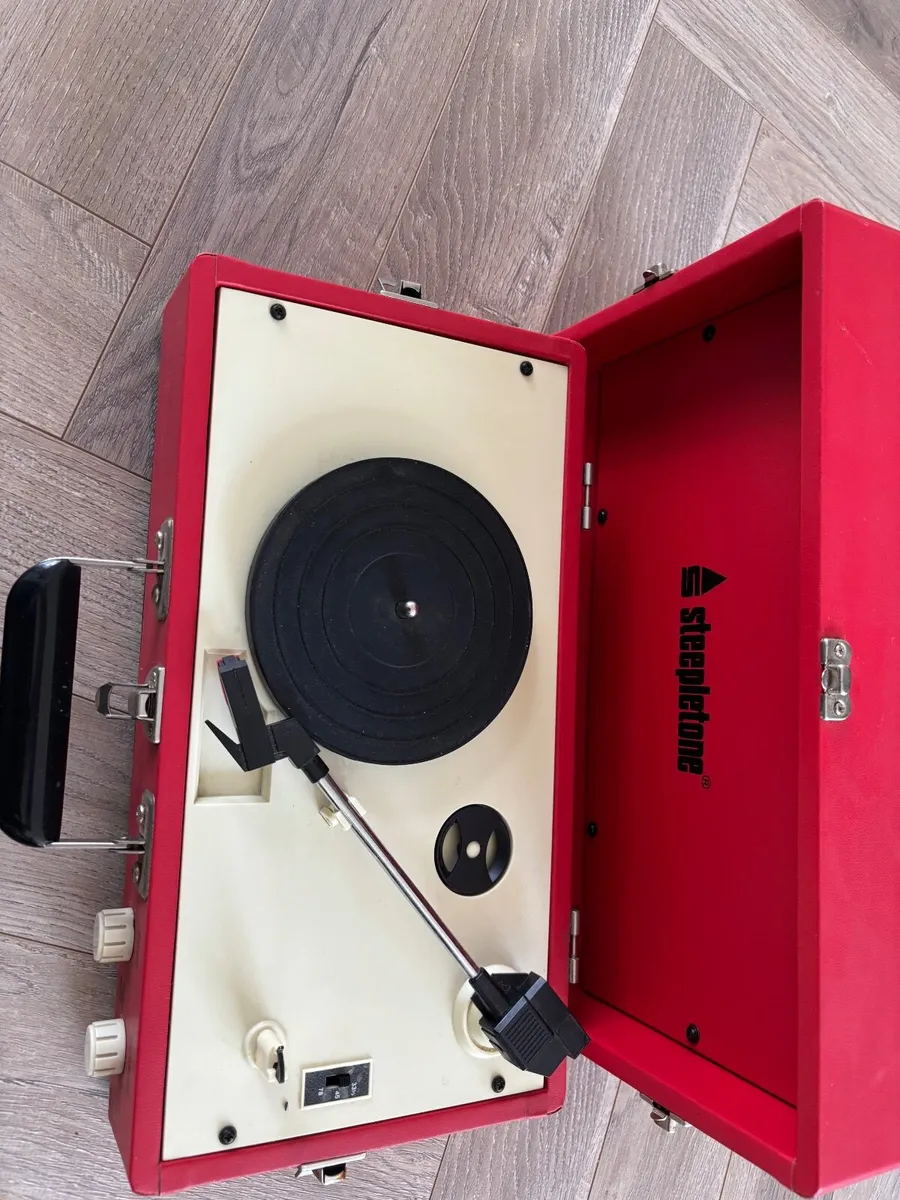 Portable record player - Image 1