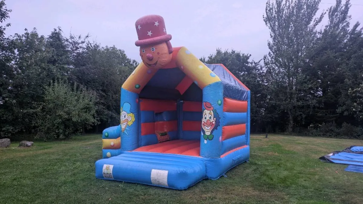 Bouncy castle for sale - Image 2