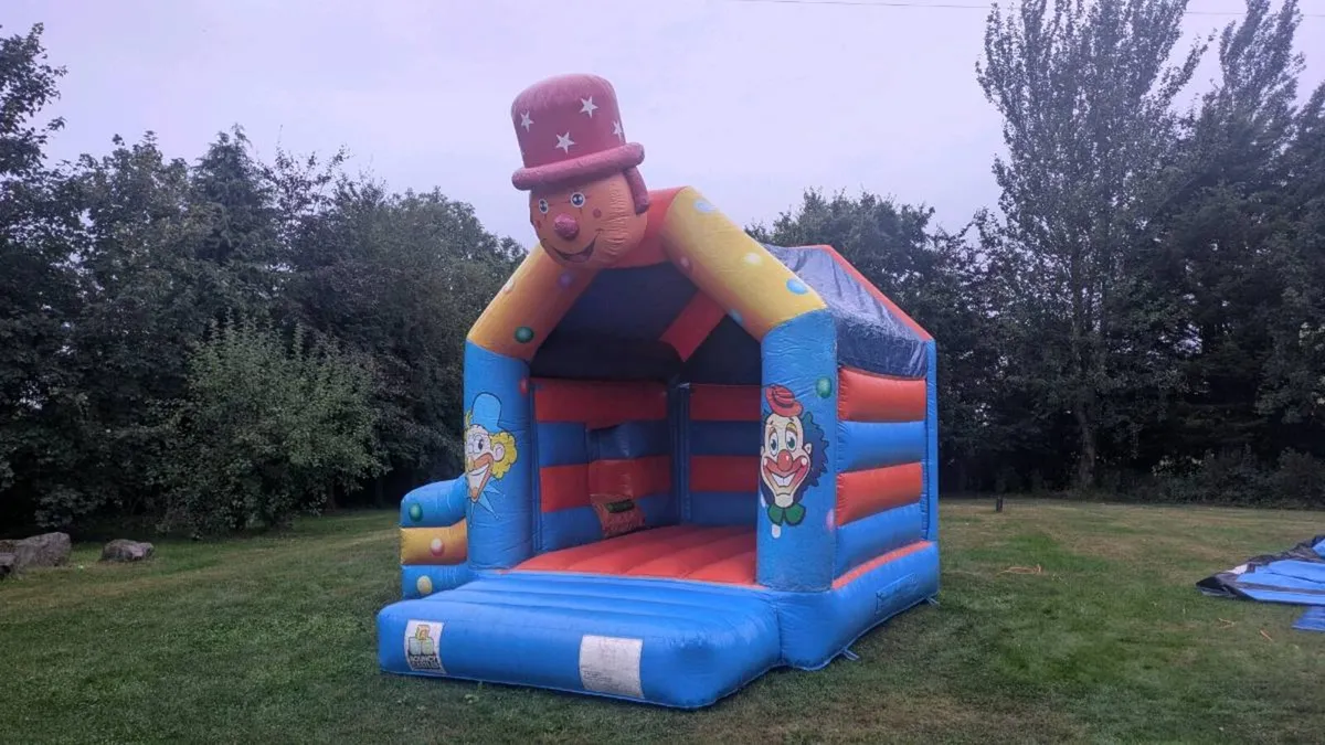 Bouncy castle for sale - Image 3