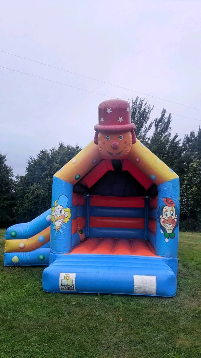 Bouncy castle for sale - Image 4