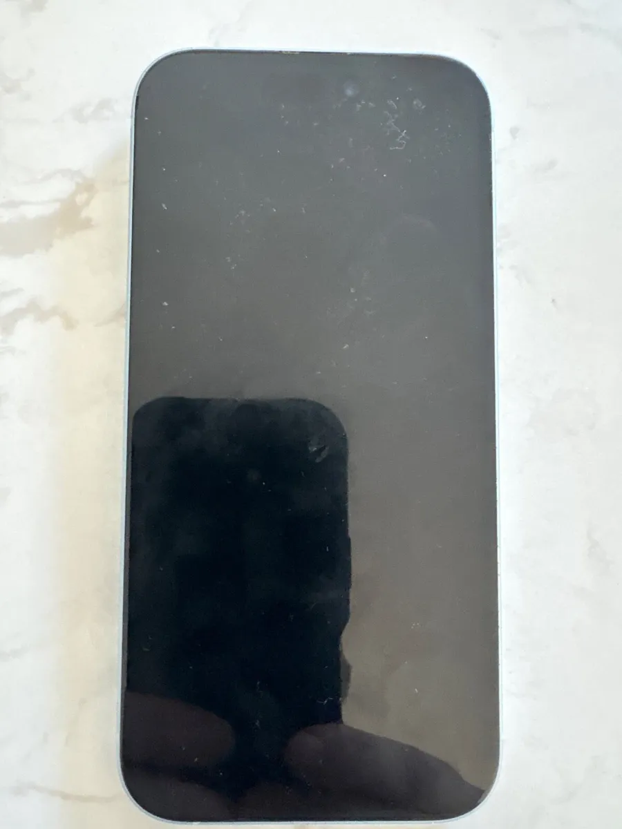 iPhone 15 - Image 4