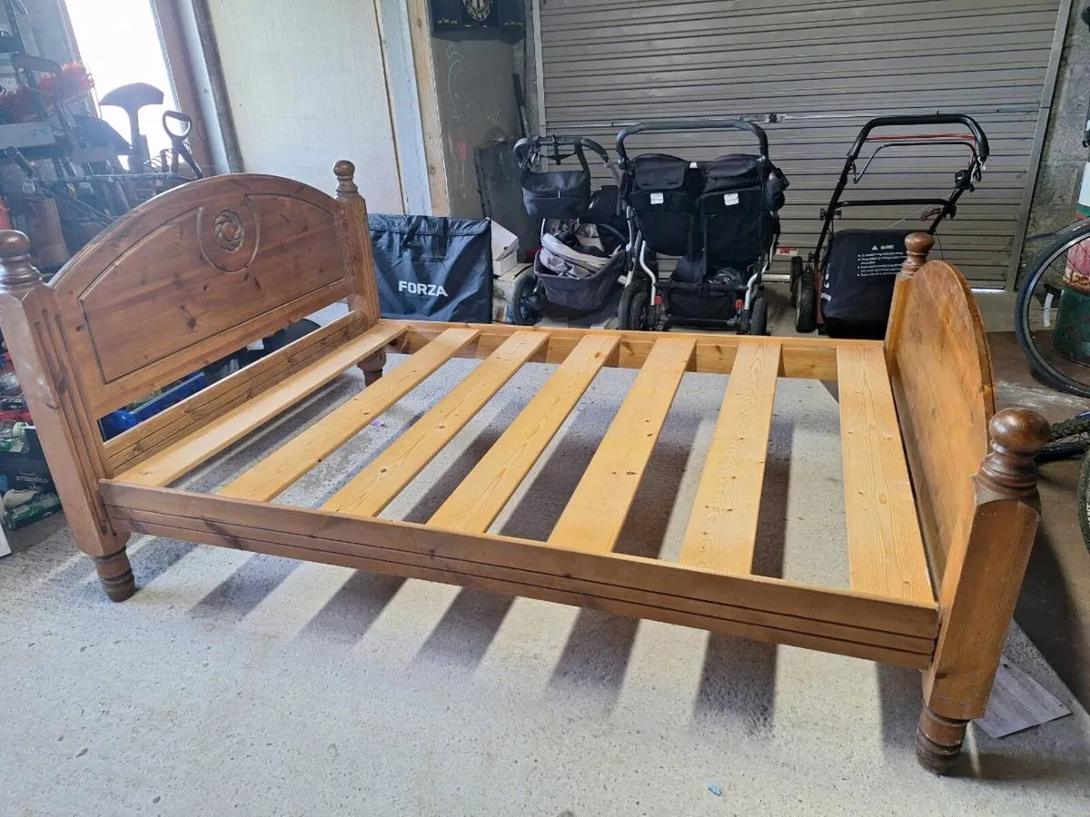 Solid Wood Double Bed to Clear 🛌