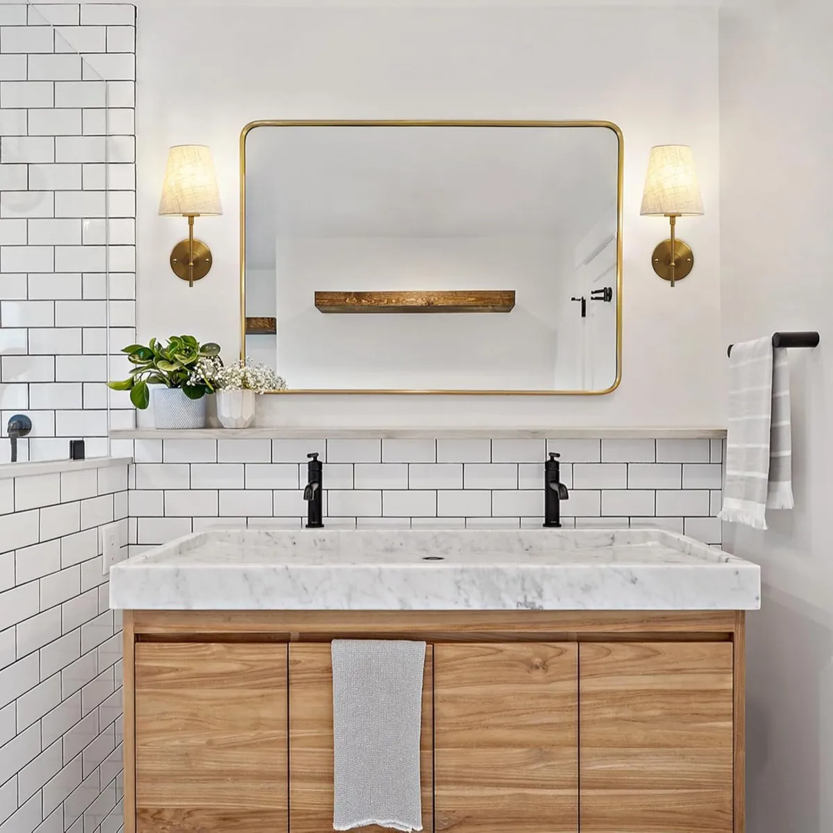 Brass Wall Lights Modern Lamps with Linen Fabric - Image 2