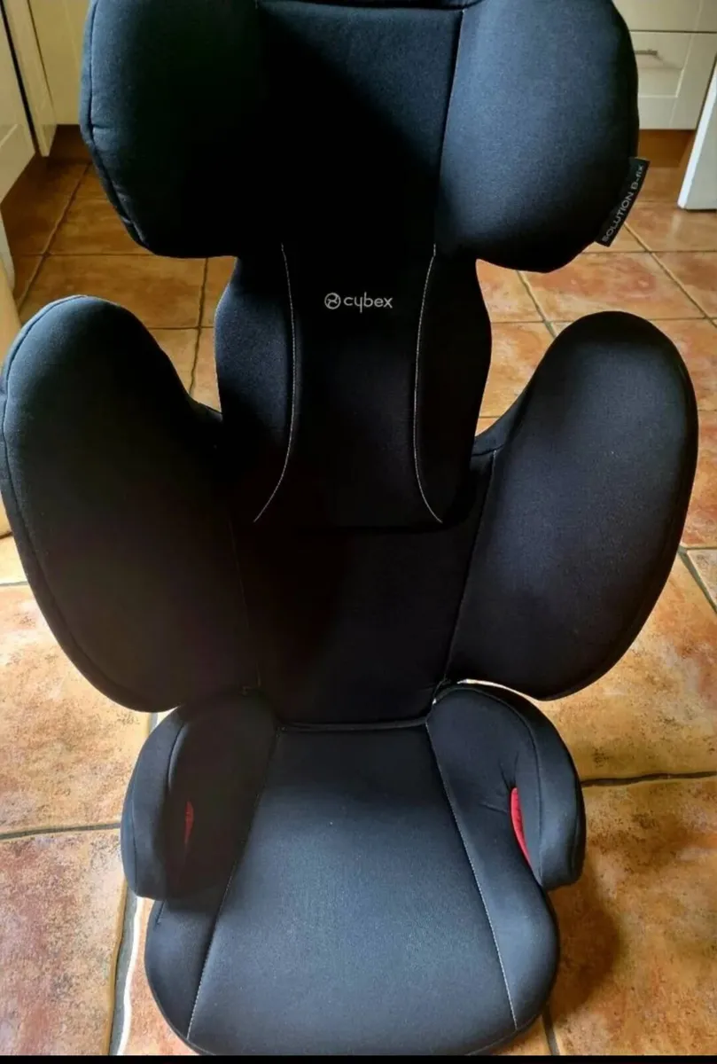 Car seat Cybex booster & Maxi Cosi 2wayPearl - Image 1