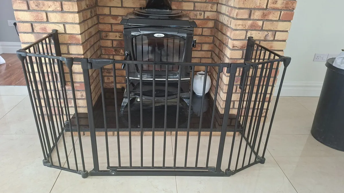 Fire place safety baby / animal  gate - Image 1
