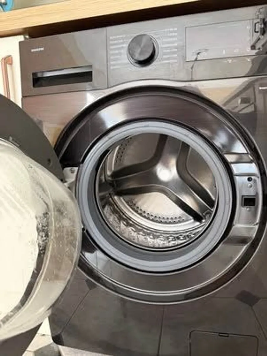 Washing Machine Series 5 Ai Energy 9kg - Black - Image 2