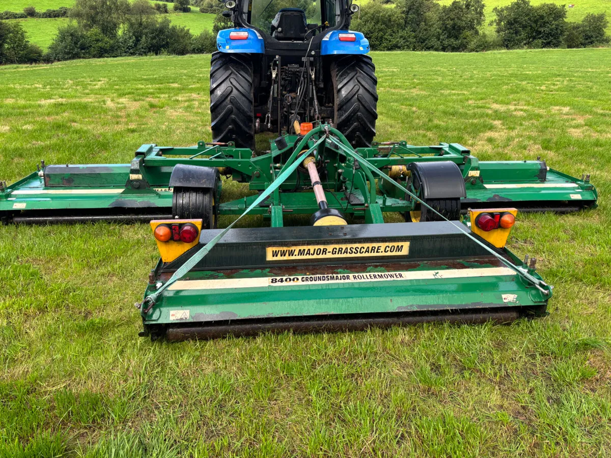 Major 6.2 metre finishing roller mower - Image 4