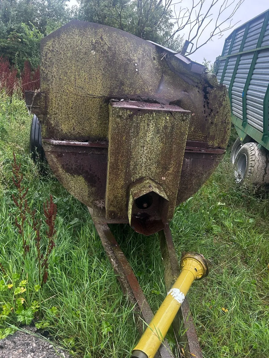 Dung Spreader - Image 1
