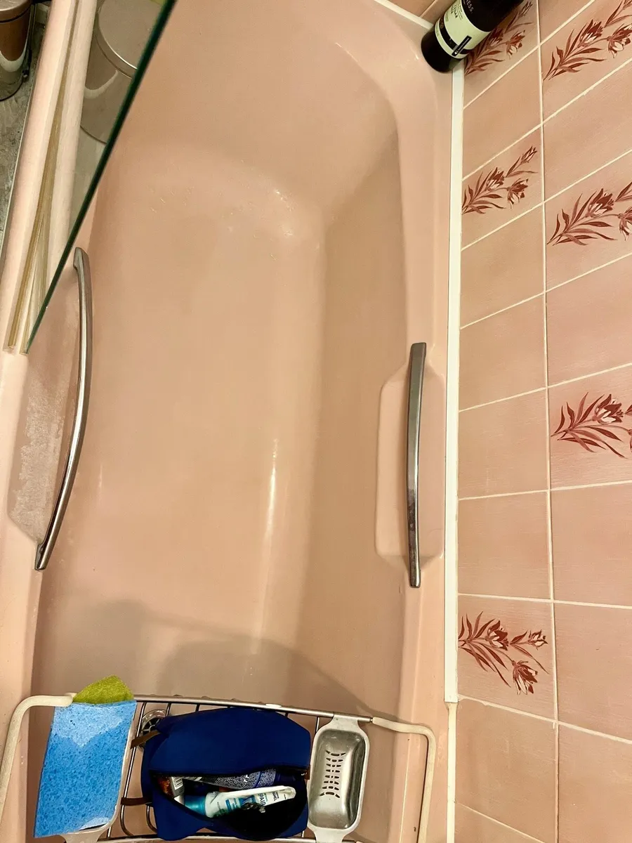 Pink Bath - Image 1