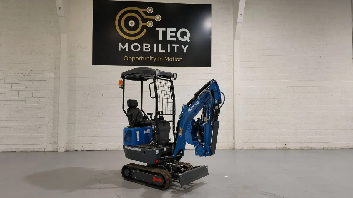 Rippa R10 Mini Digger Excavator - Image 2