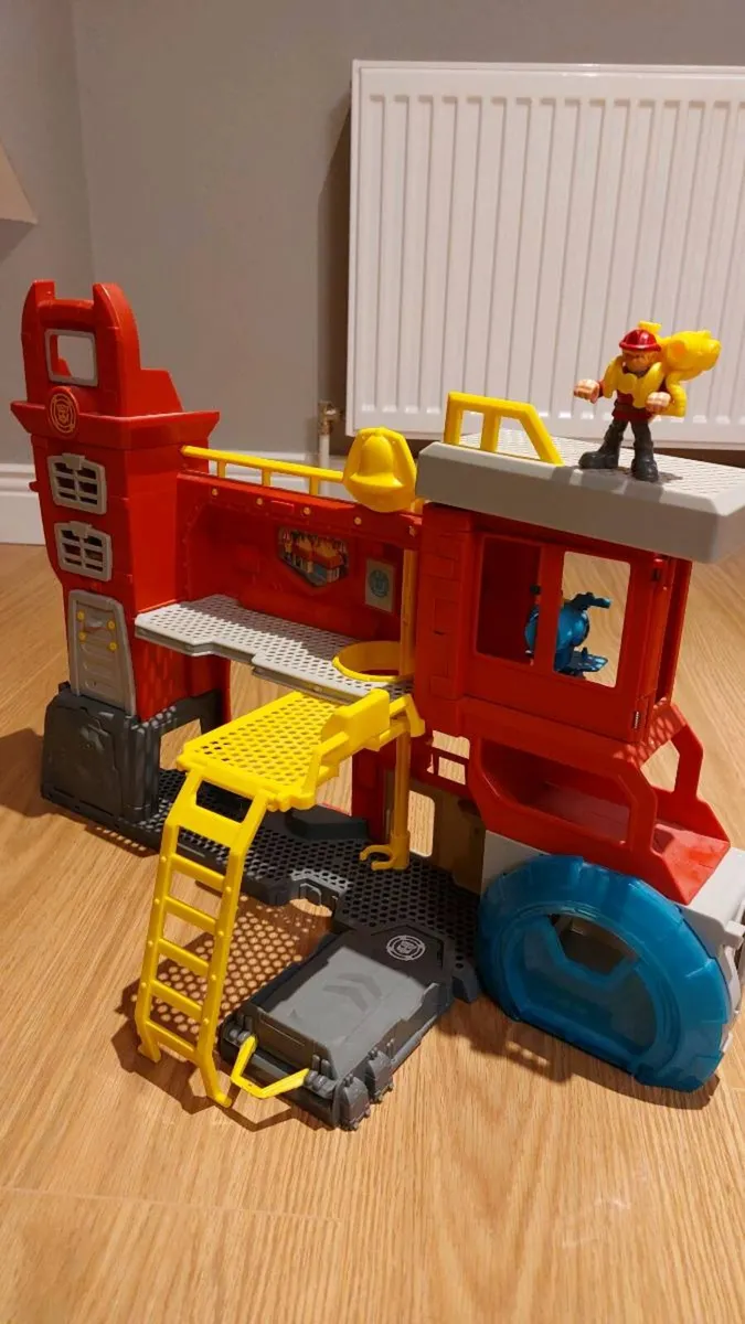 Transformers Fire Station - Image 3