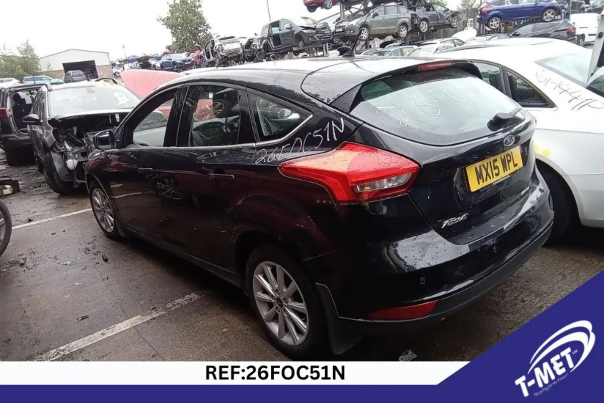 2015 FORD FOCUS BREAKING FOR PARTS - Image 4