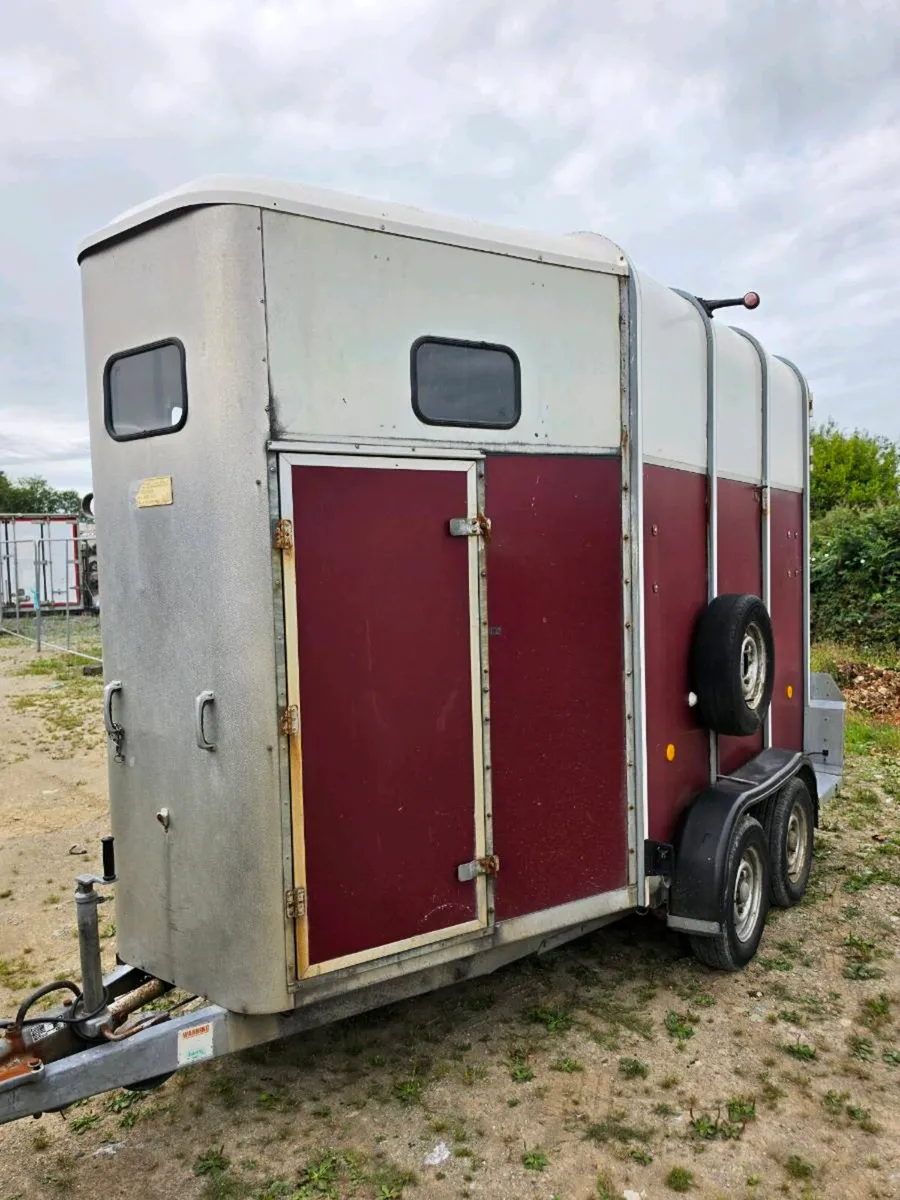 Horse Trailer - Image 2