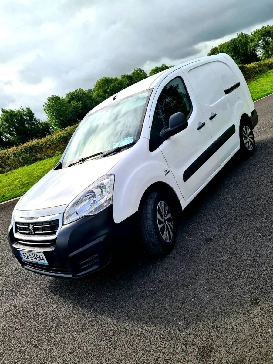Citroen berlingo van, 3 seats , clean - Image 1