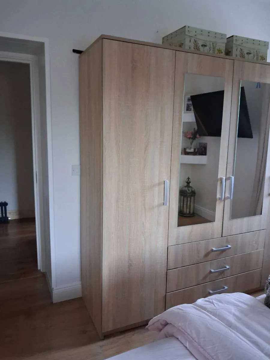 Large wardrobe - Image 1