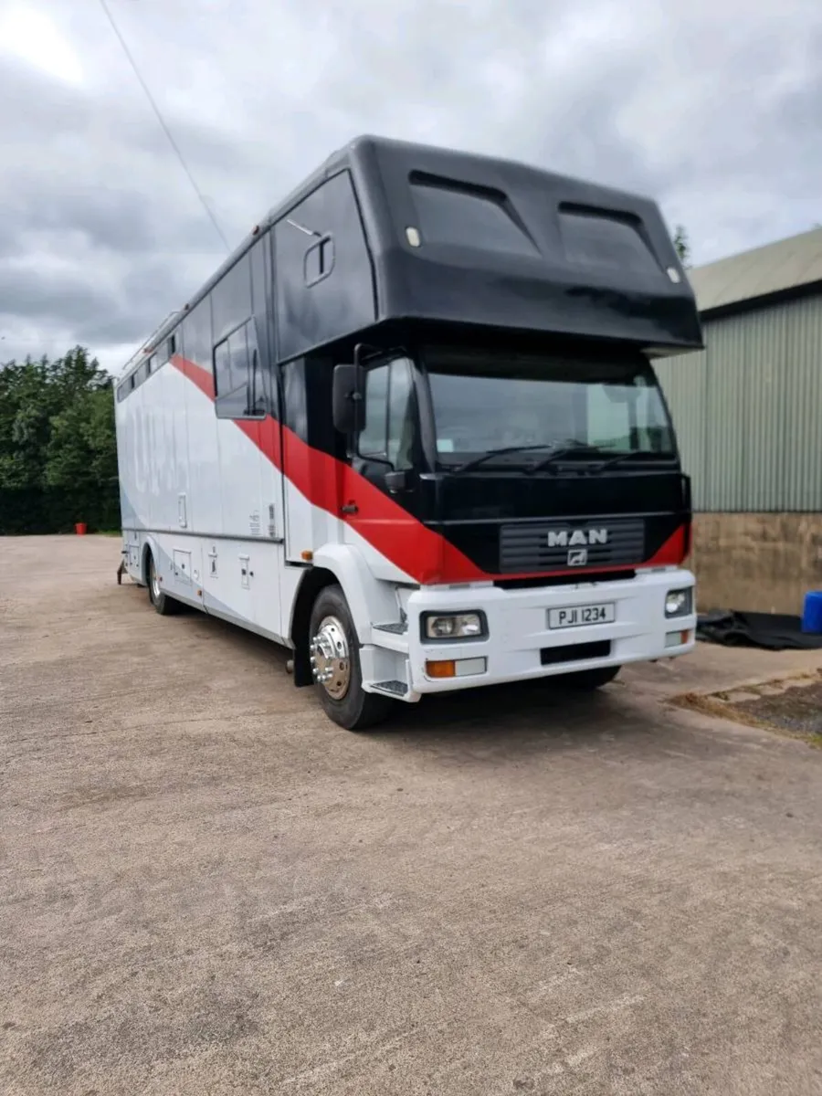 Horse lorry 18 Tonne - Image 1