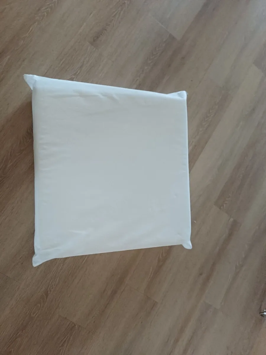 Folding Mattress for Travel Cot - Image 4