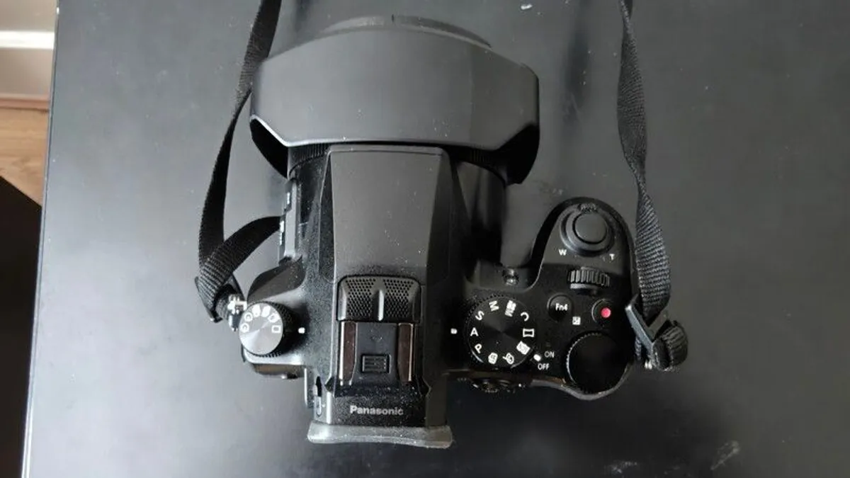 Panasonic FZ 2000 - Image 3