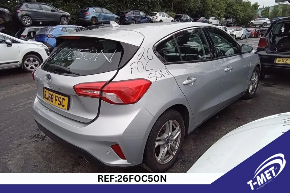 2018 FORD FOCUS BREAKING FOR PARTS - Image 4