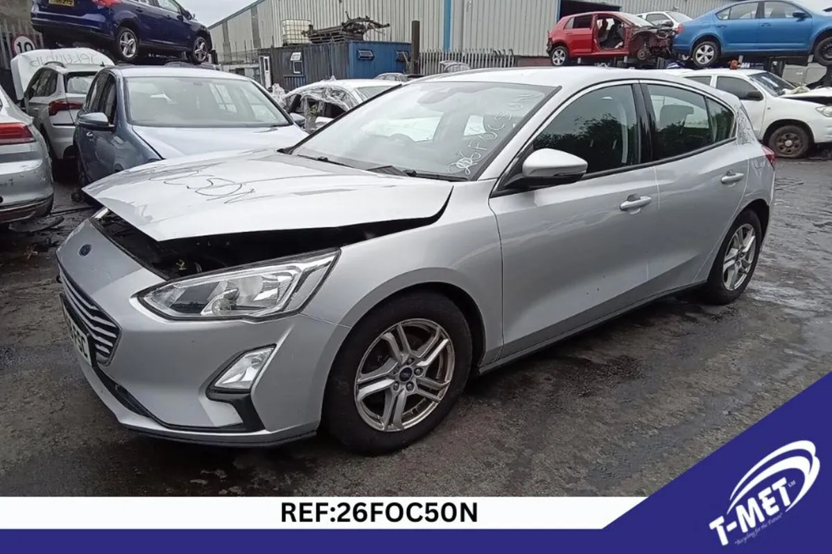 2018 FORD FOCUS BREAKING FOR PARTS - Image 1