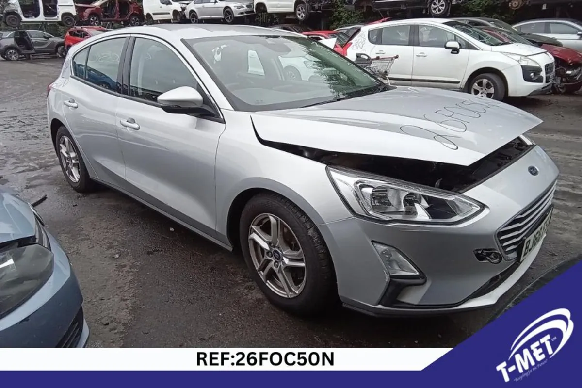 2018 FORD FOCUS BREAKING FOR PARTS - Image 3