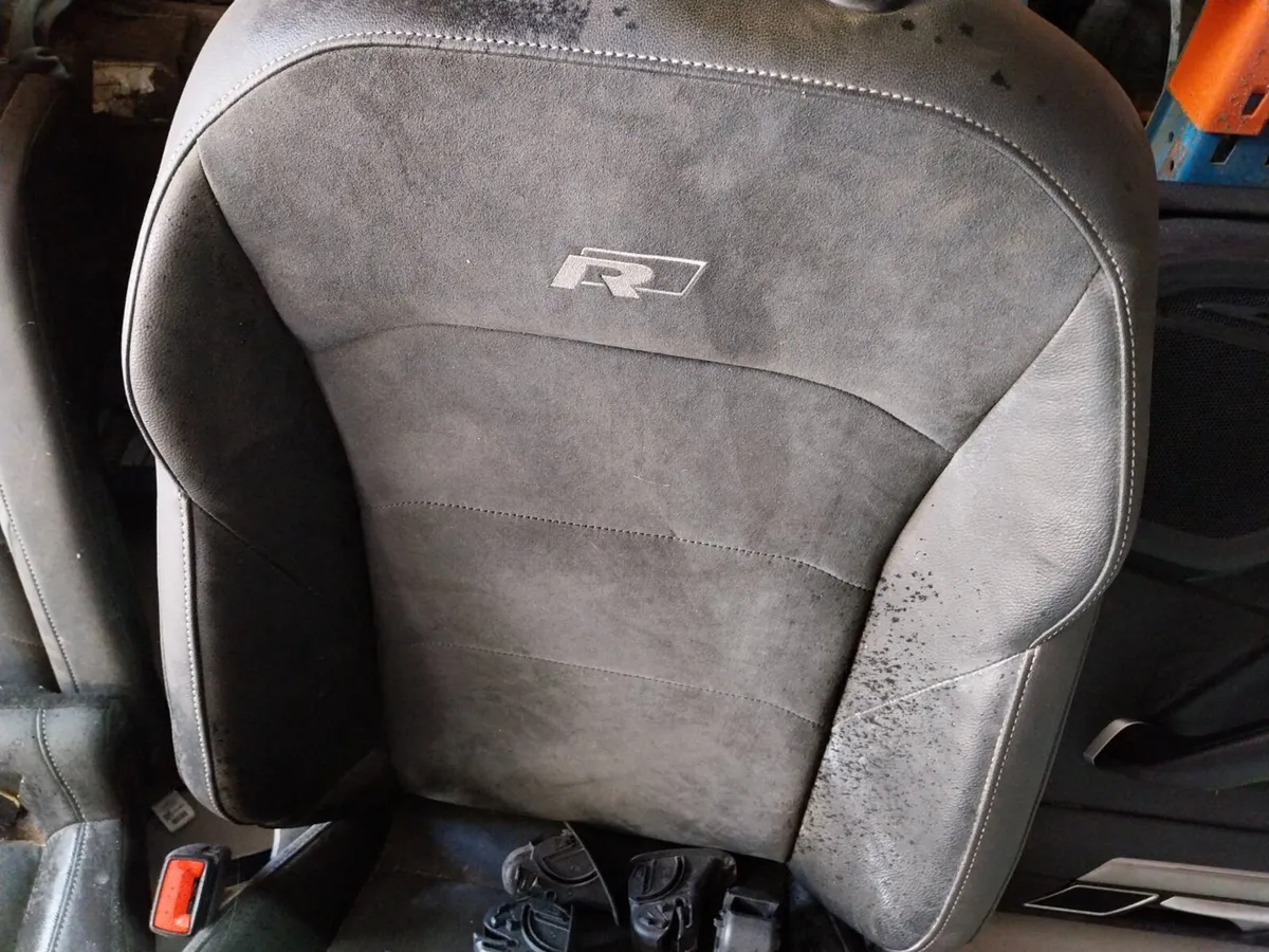 2020 VOLKSWAGEN ARTEON R-LINE Leather Interior - Image 4