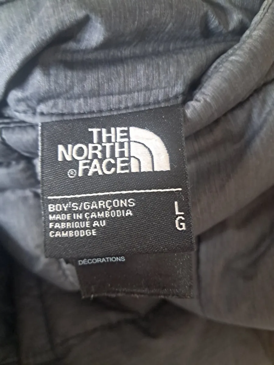 North face boys jacket size large age 10 - 12 - Image 2