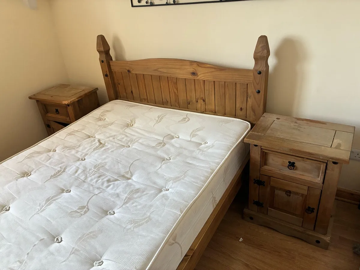 Bed and Bedside Lockers - Image 1