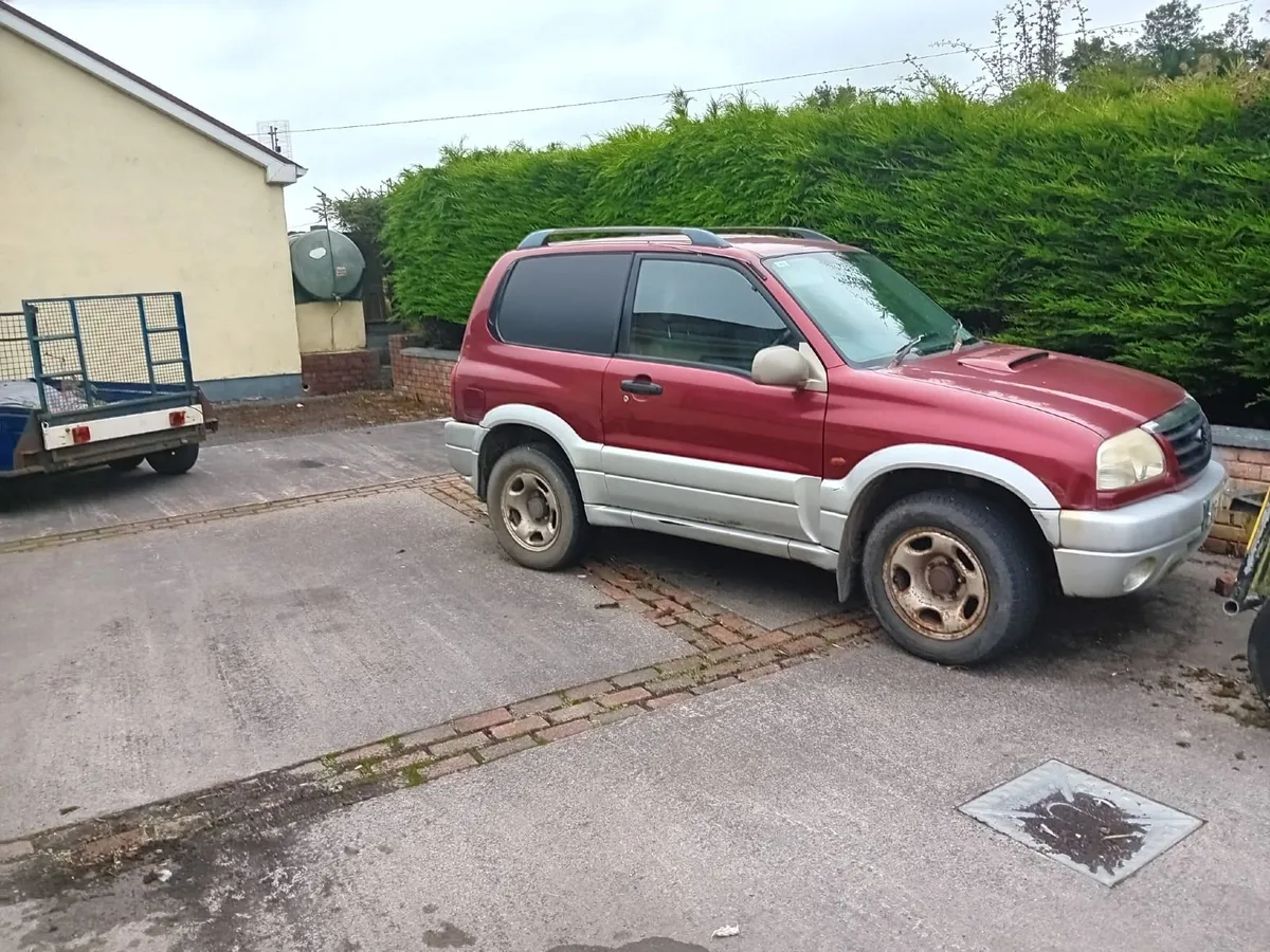 2005 Suzuki Grand Vitara Jeep for Sale for parts - Image 2