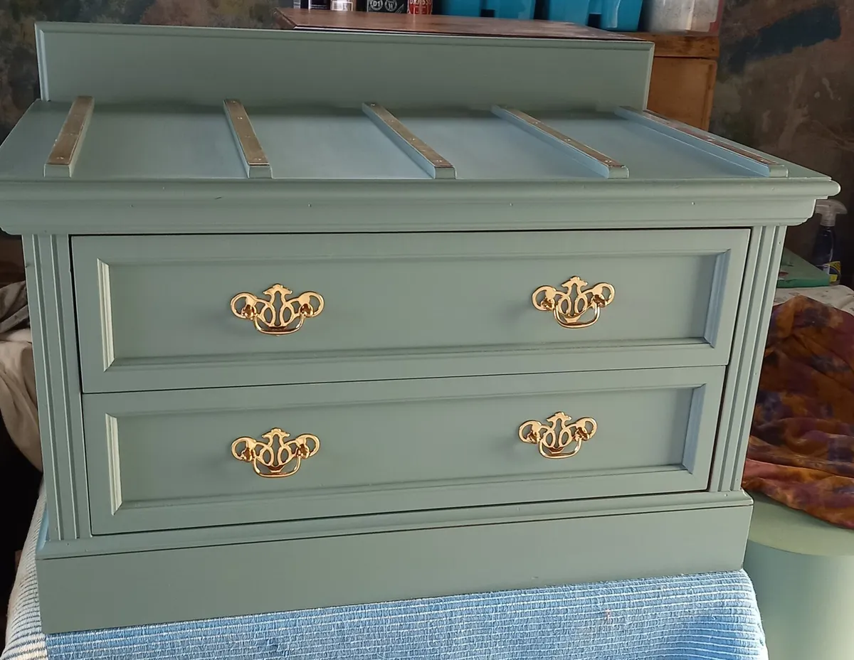 Chest of drawers - Image 1