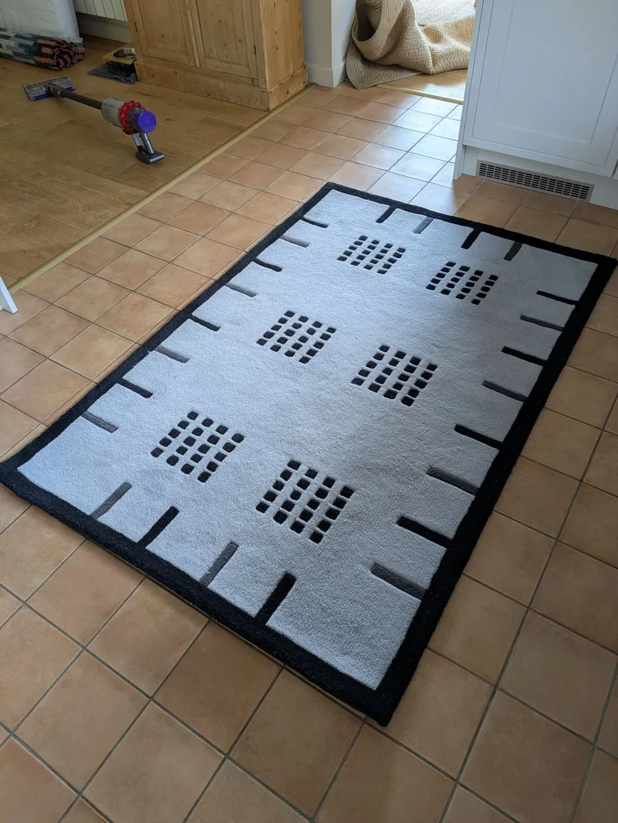 Raphaël Handtufted 100% Wool Rug - Image 2