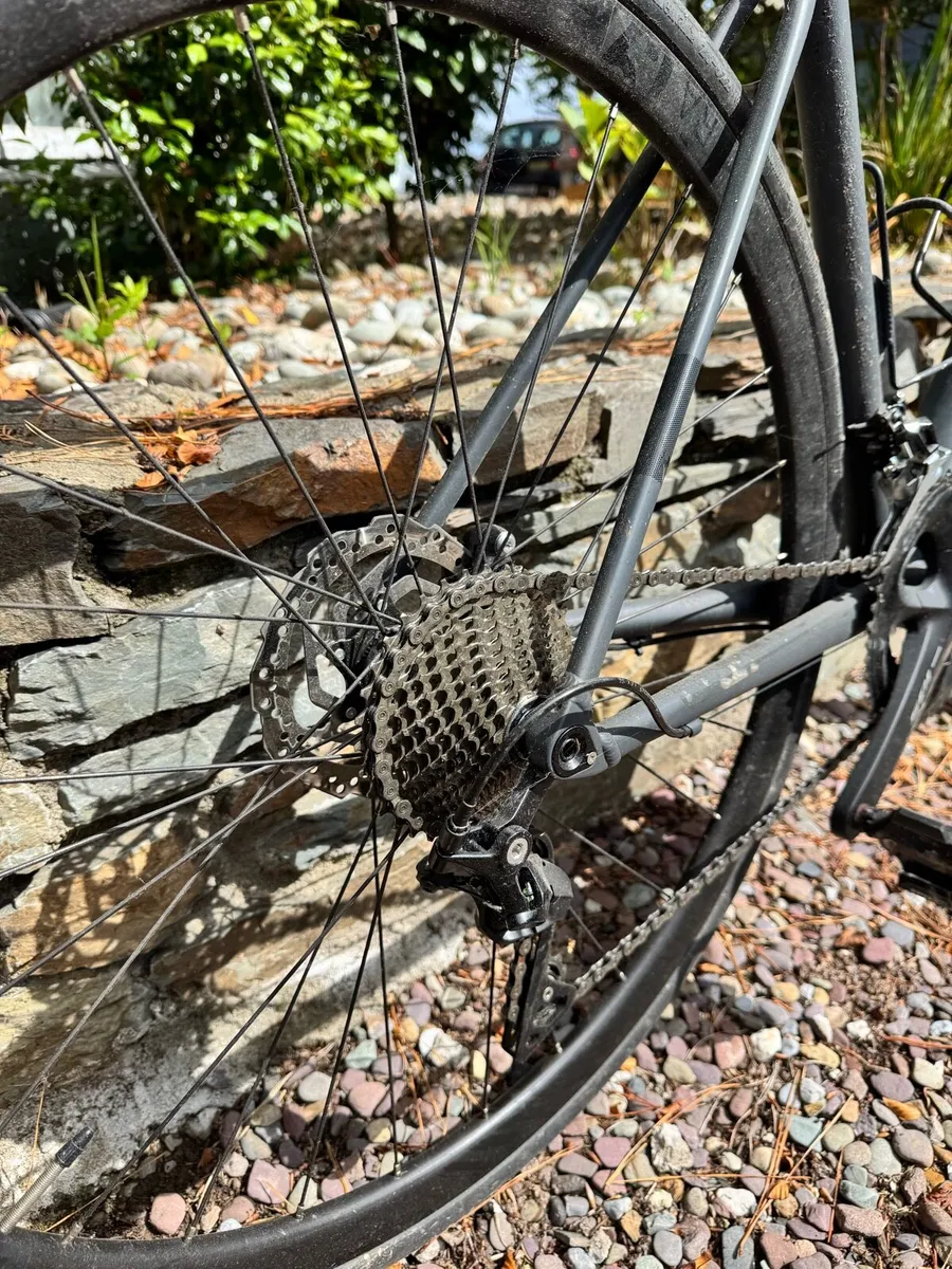 Cube Attain SLX Road Bike – Size 58 - Image 3