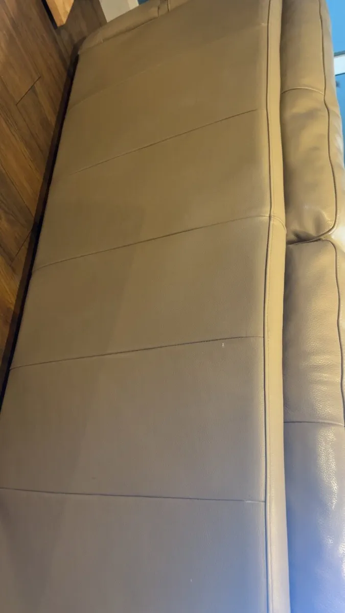 Cream leather sofa - Image 4