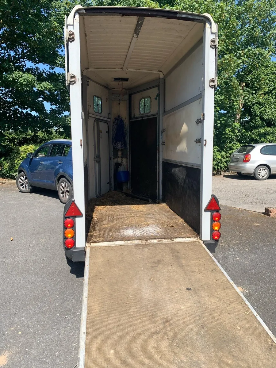 Horse box - Image 3