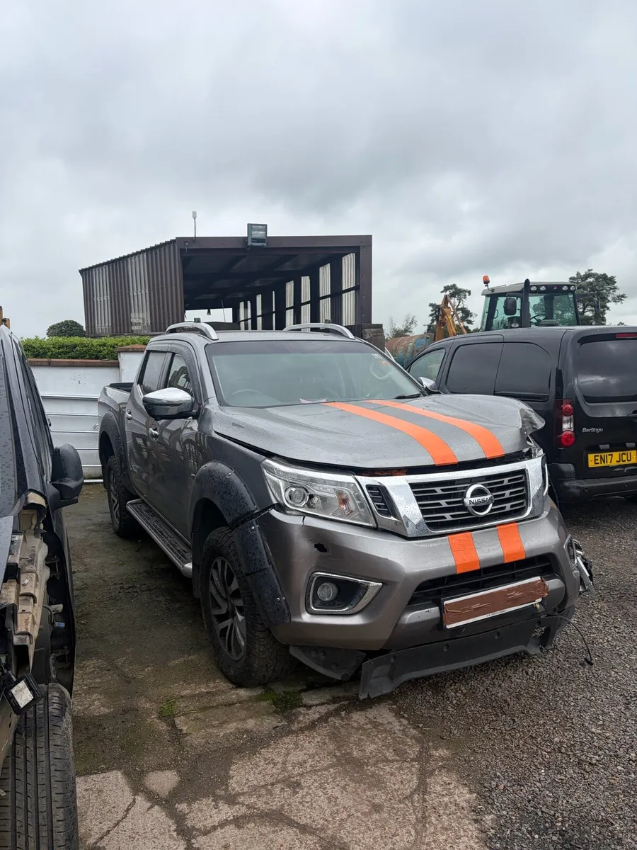 Damaged repairable np300 Navara - Image 1
