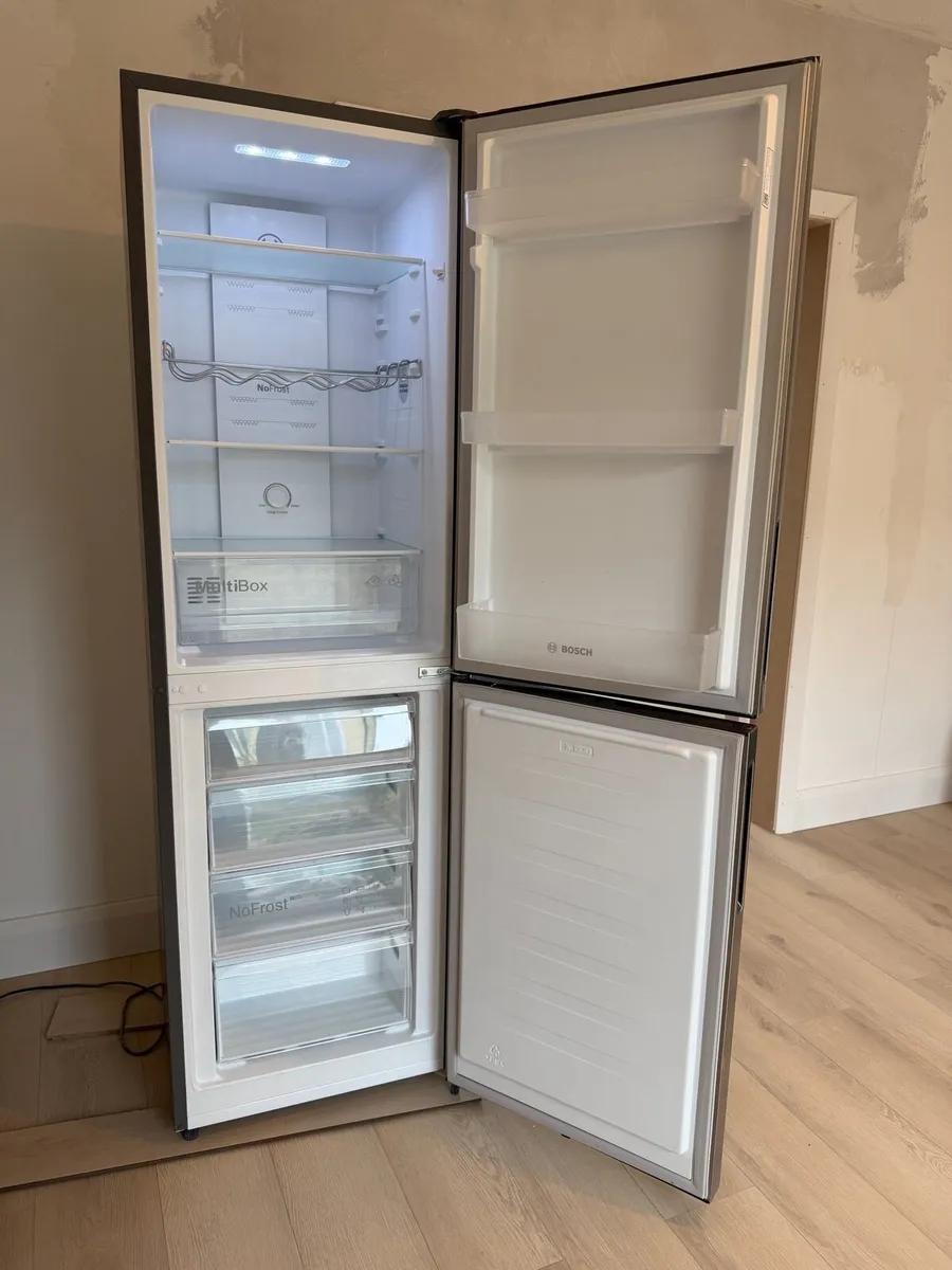 Bosch Serie 2 NoFrost Fridge Freezer – KGN27NLFAG - Image 3