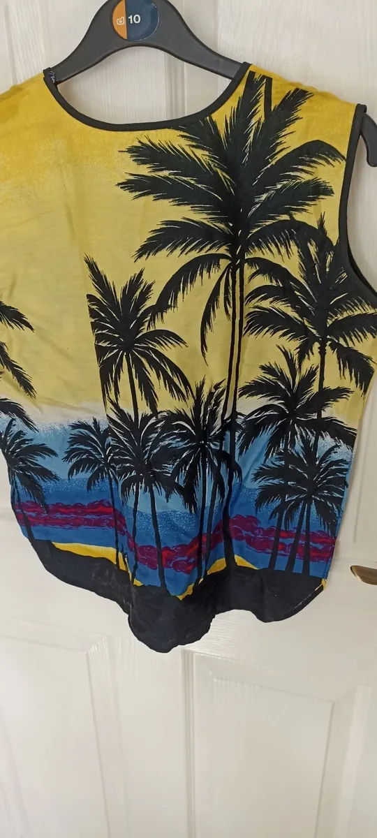 Beach Top and Shorts - Image 4