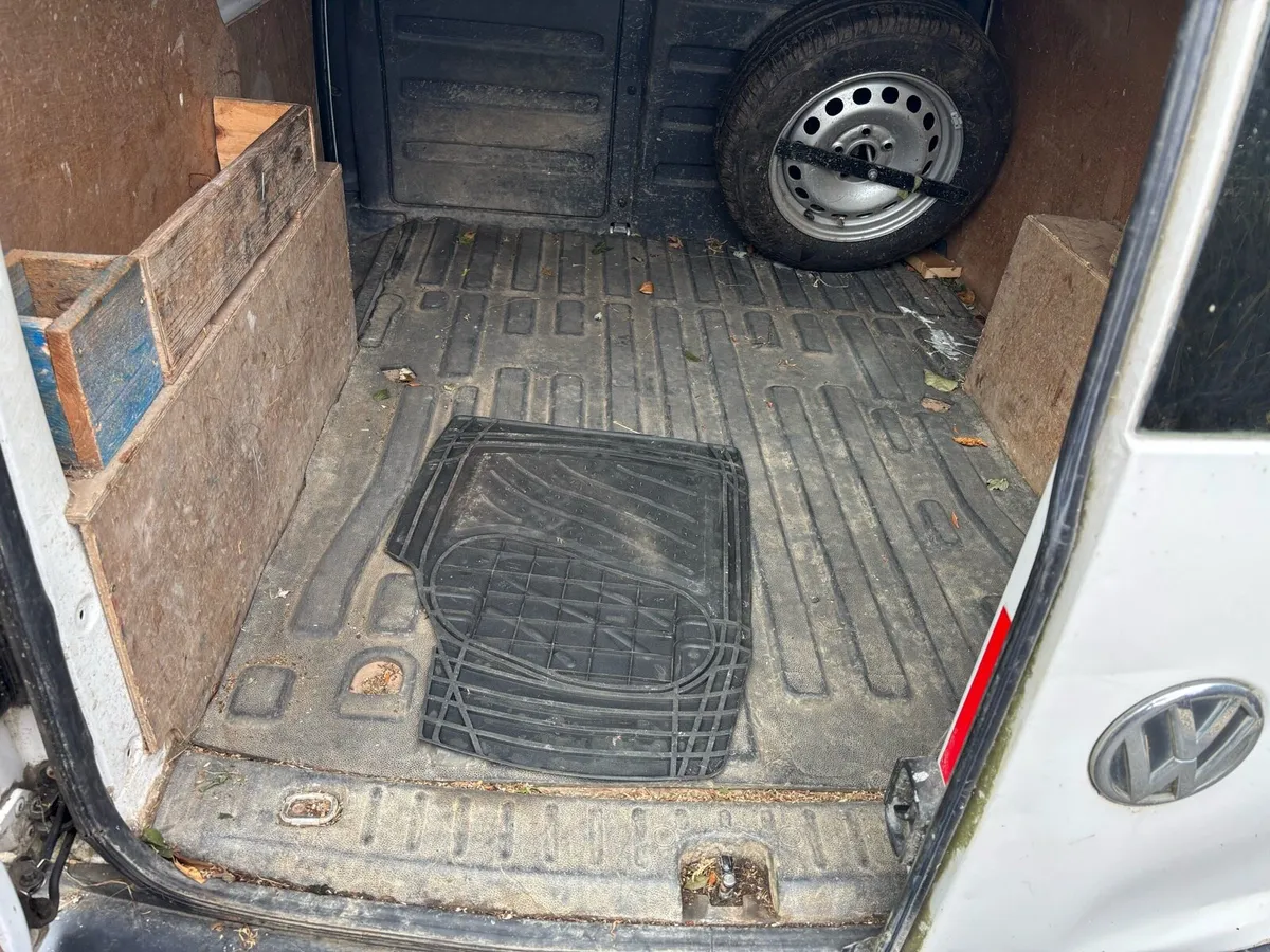 132 Volkswagen Caddy 1.6TDI - Image 3