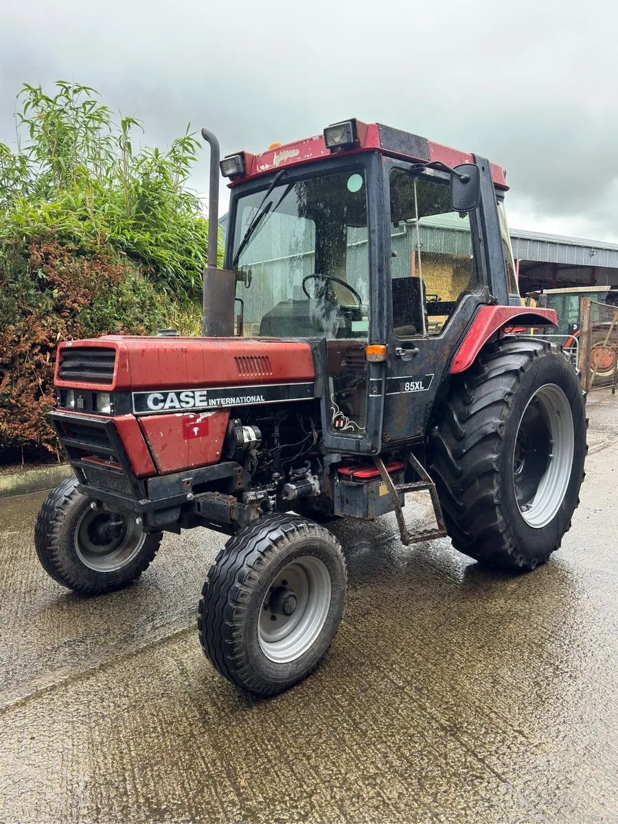 Case International 585XL - Image 1