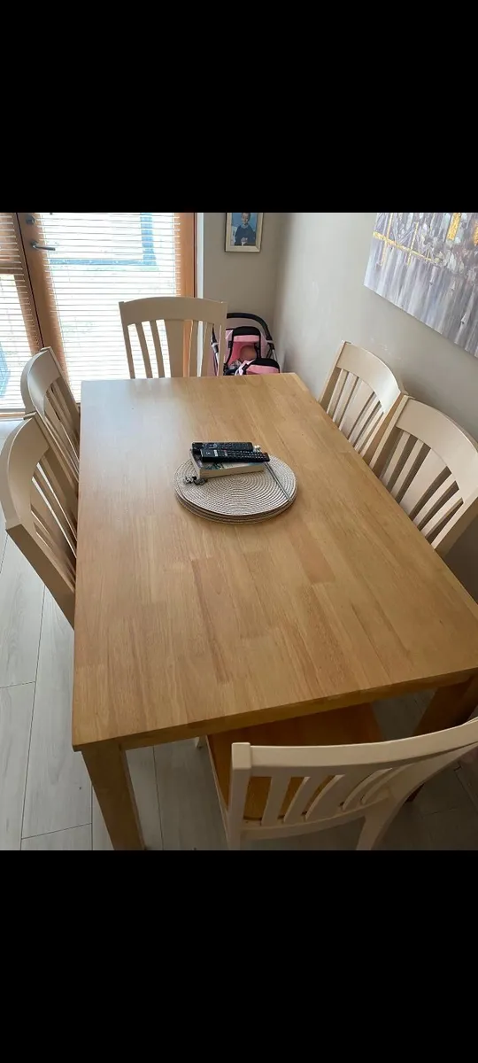 Sofa beige and 6 dining chairs - Image 4