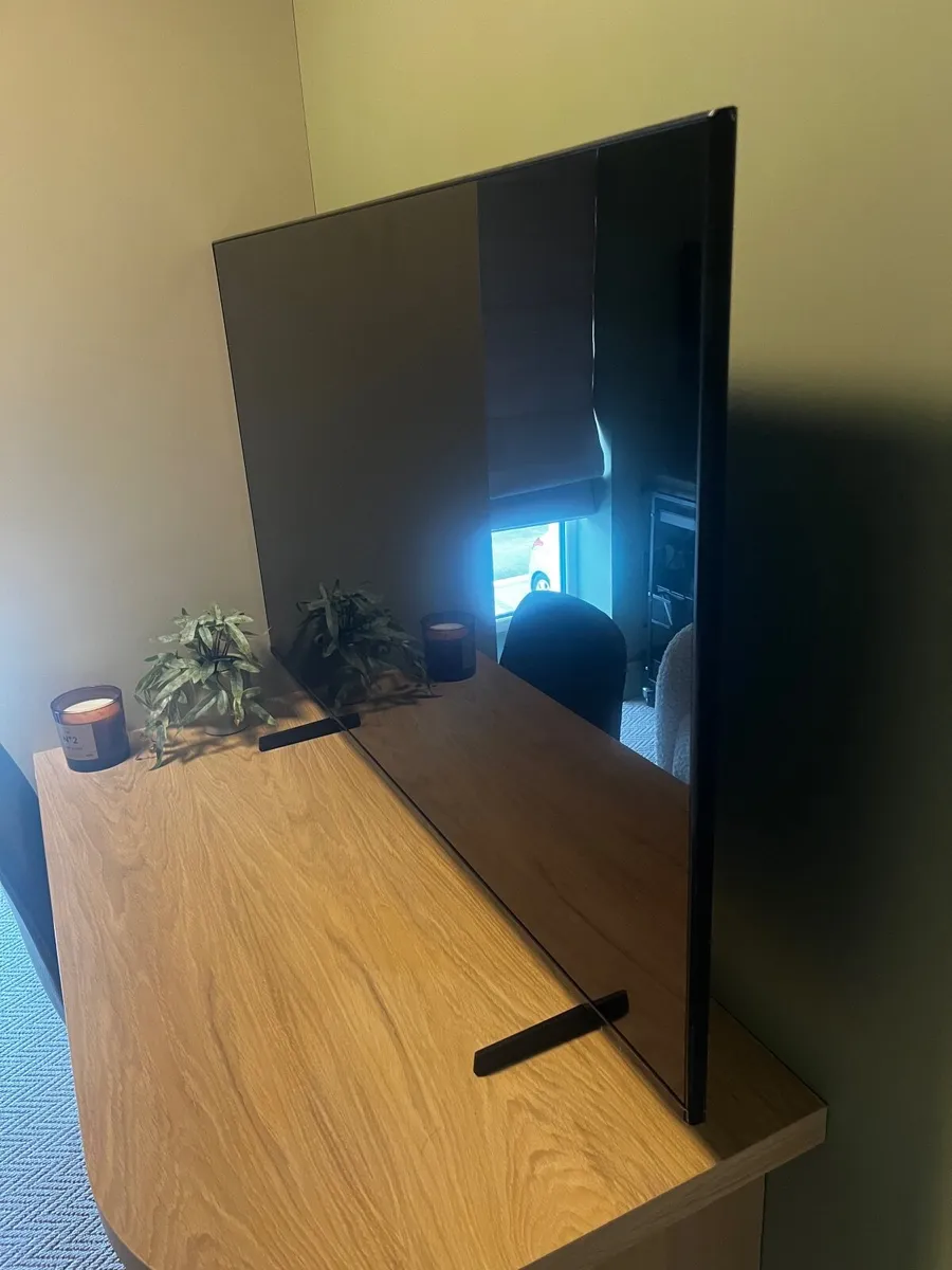Television SAMSUNG UE50DU7100KXXU 50" Smart 4K Ult - Image 2