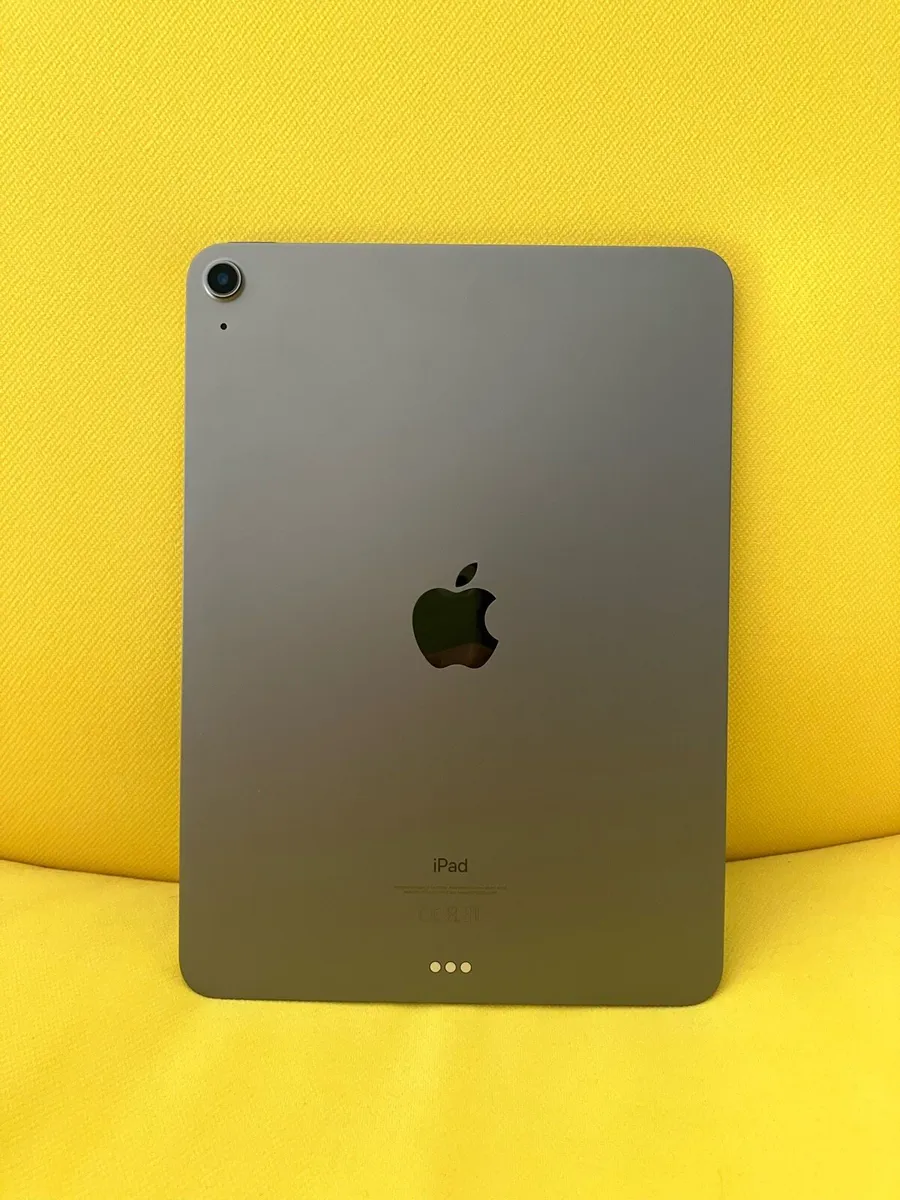 Apple iPad Air 64GB - Image 2