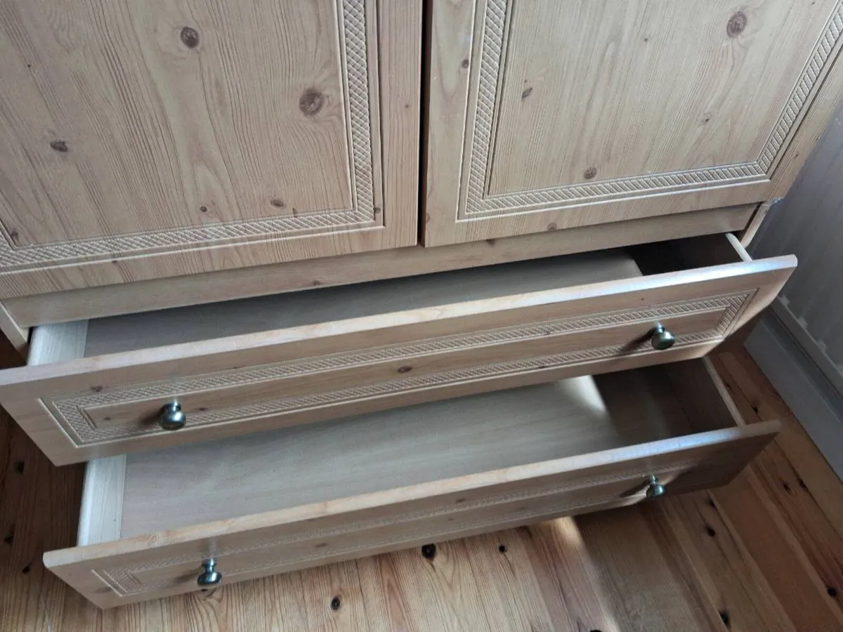 Wardrobe - Image 3