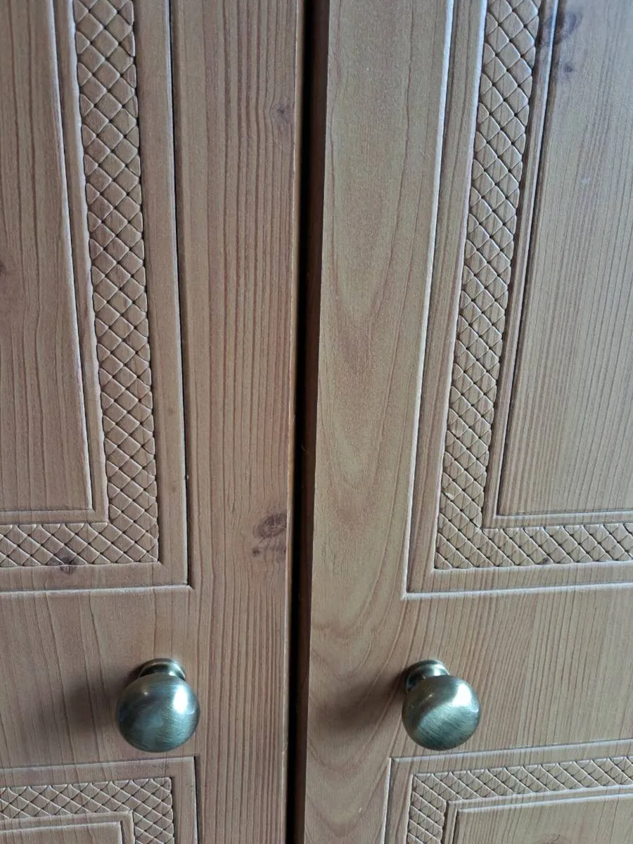 Wardrobe - Image 4