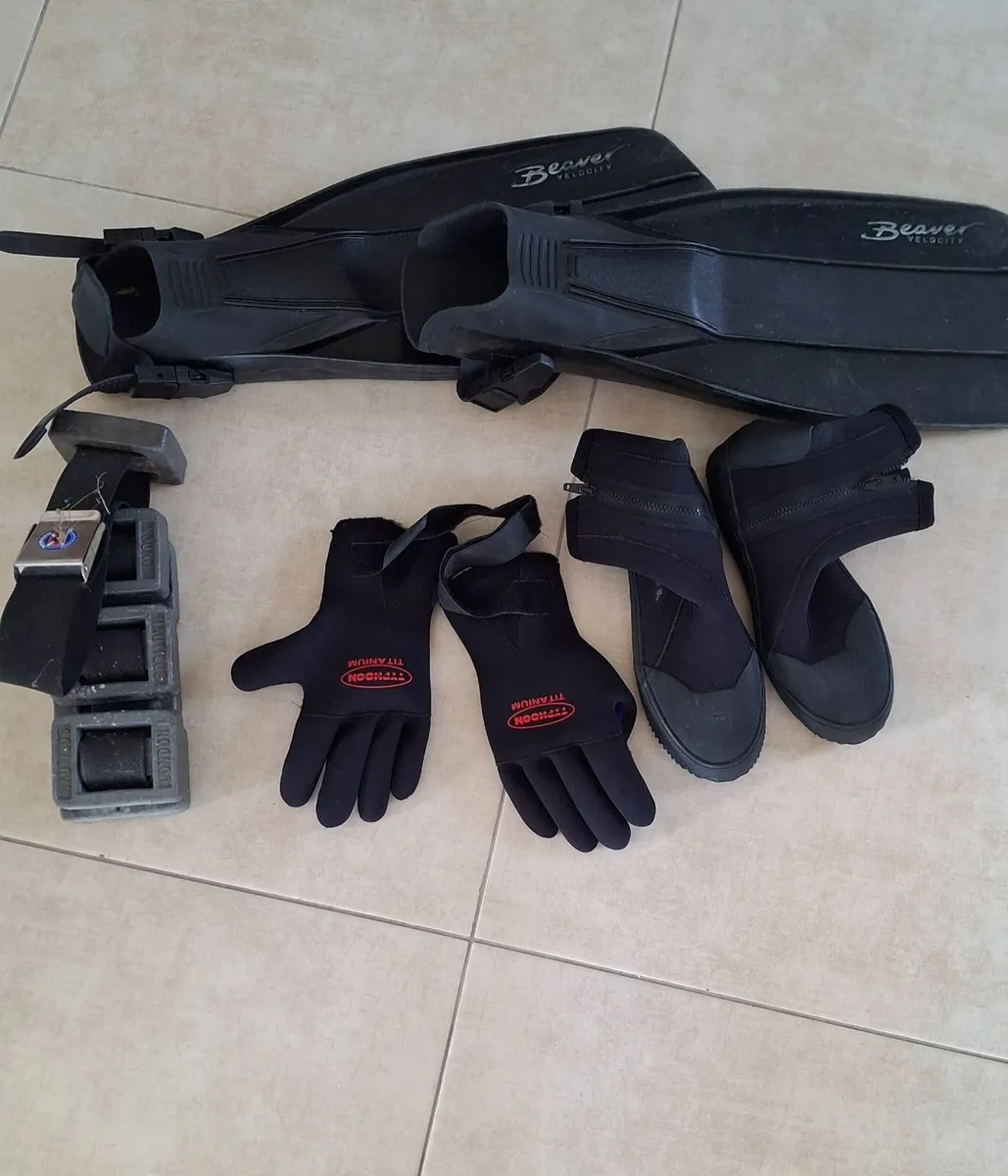 Wetsuit - Mens Size Large - Image 2