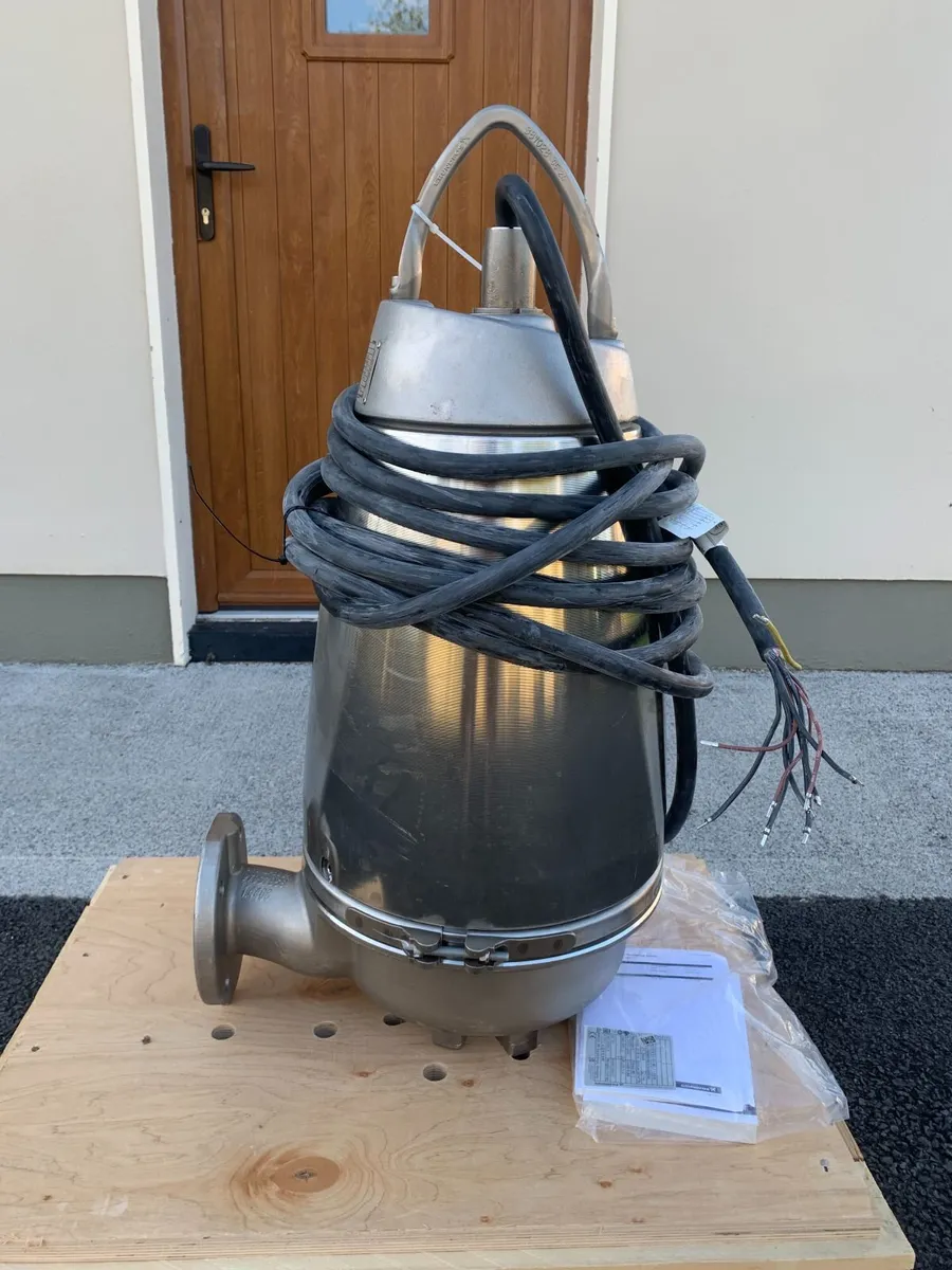 Submersible  Water Pump - Image 1
