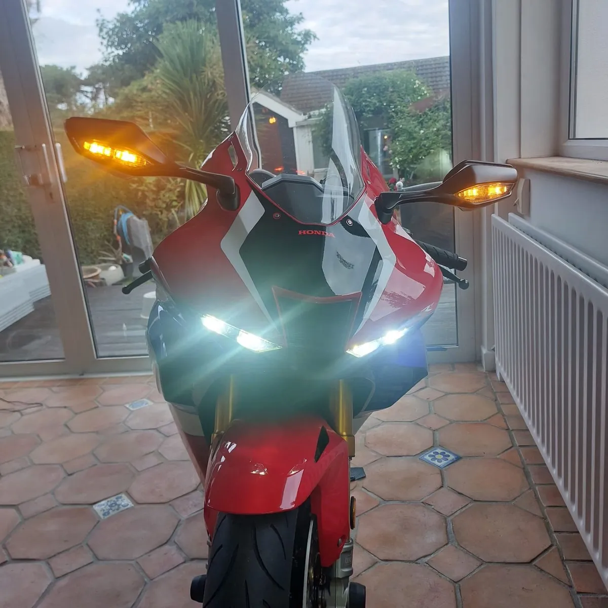 Honda cbr1000rr-r sp Fireblade - Image 1