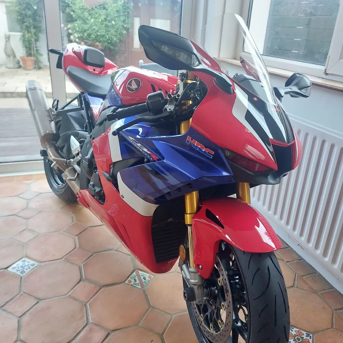 Honda cbr1000rr-r sp Fireblade - Image 2