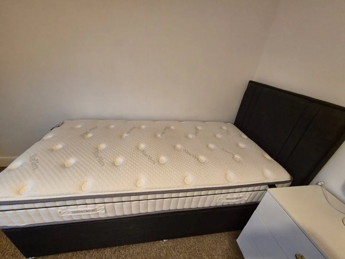 Single bed with mattress - Image 3