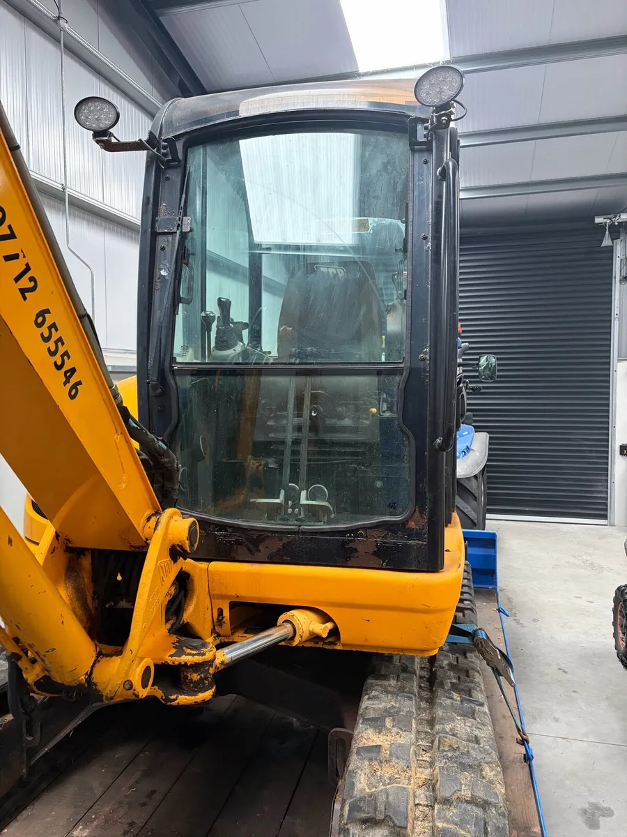 JCB digger - Image 4